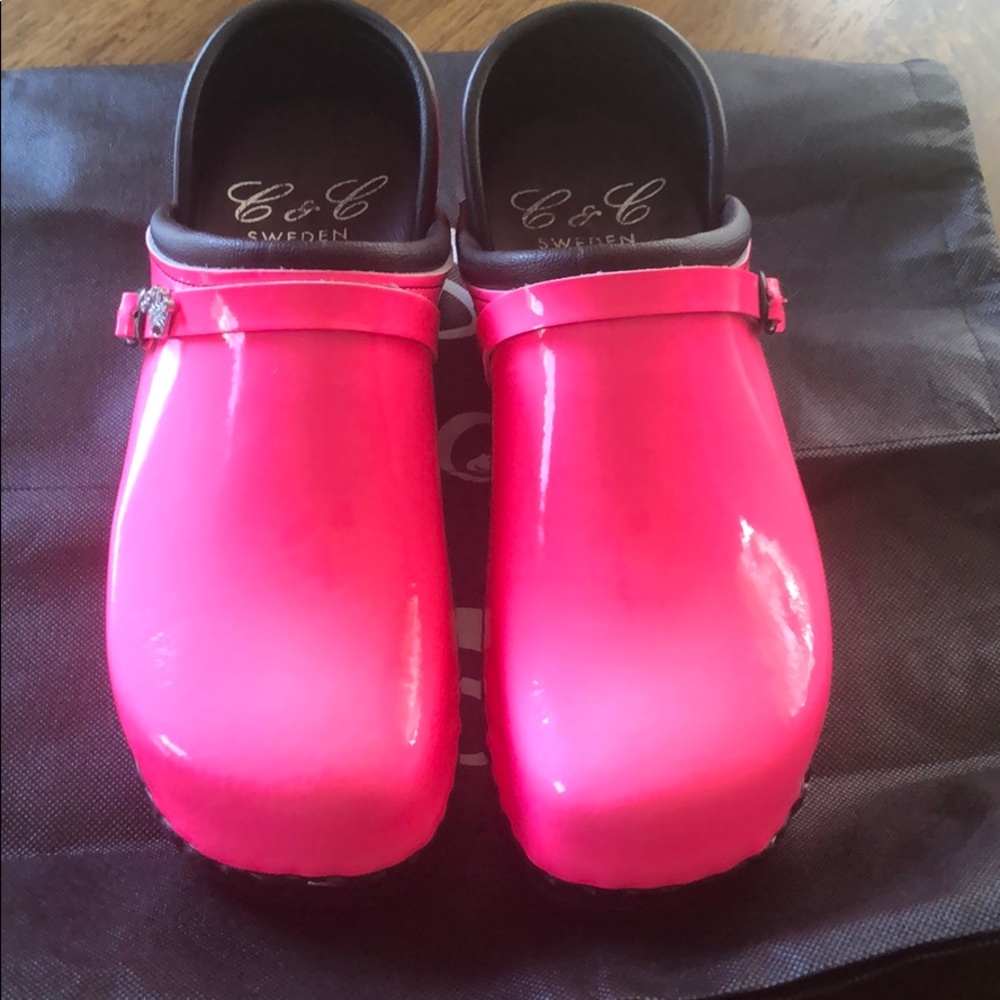 C&C Sweden clogs “Paparazzi Pink” w/charm Euro 42